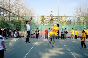 “新生杯”开战，欧语排首捷