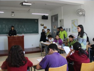 太阳成集团tyc41183新生辩论赛第一轮——强强对决，如火如荼 4(1)